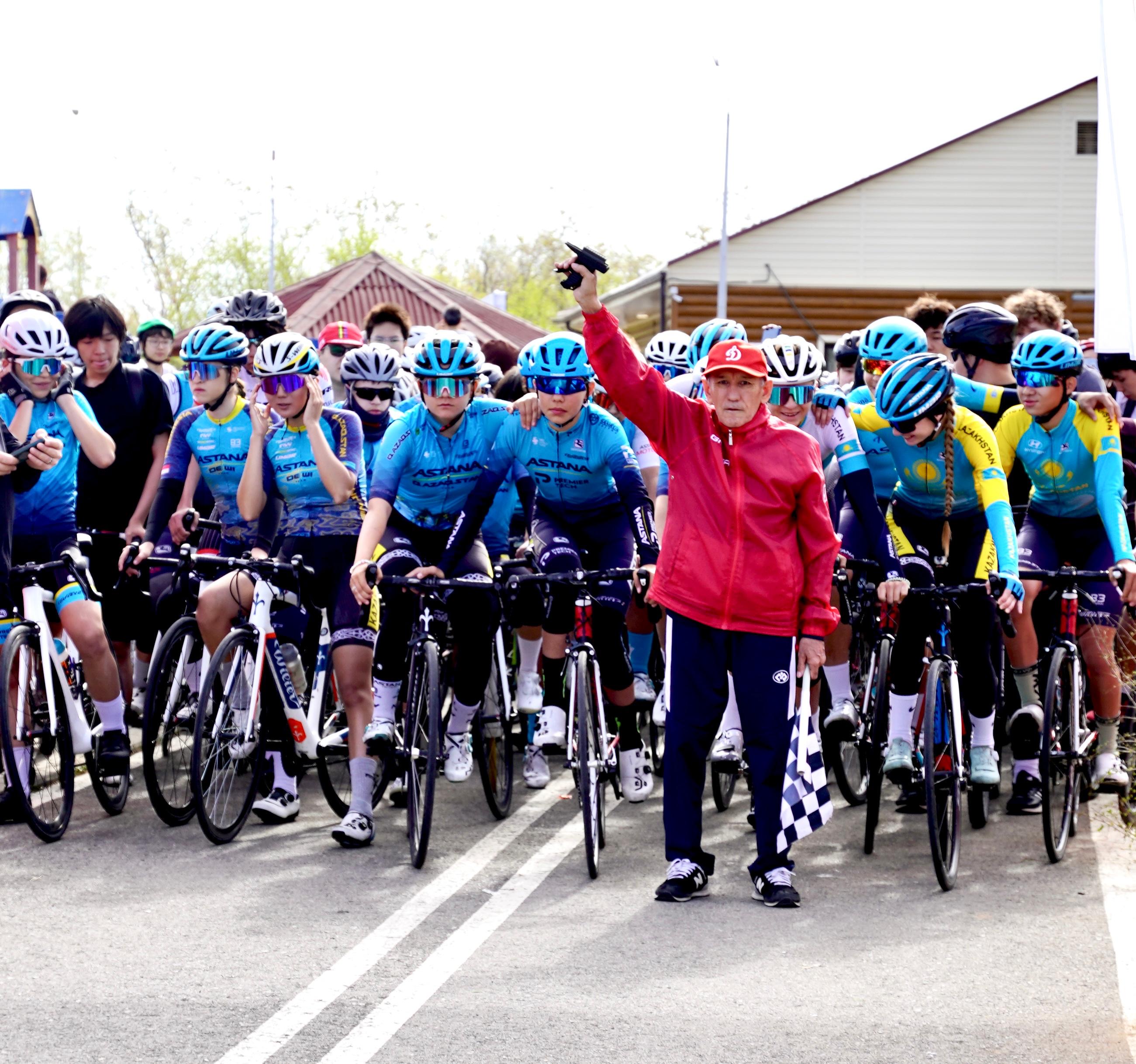 Elordada velomaýsym ashyldy: 700-ge jýyq qatysýshy «Taza Qazaqstan» aksııasyna ún qosty