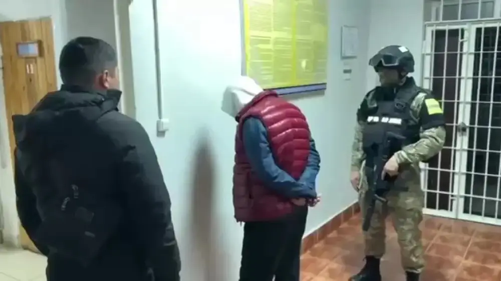 Shymkentte ákimdikten 10 mln teńge bopsalaǵan bloger sottaldy