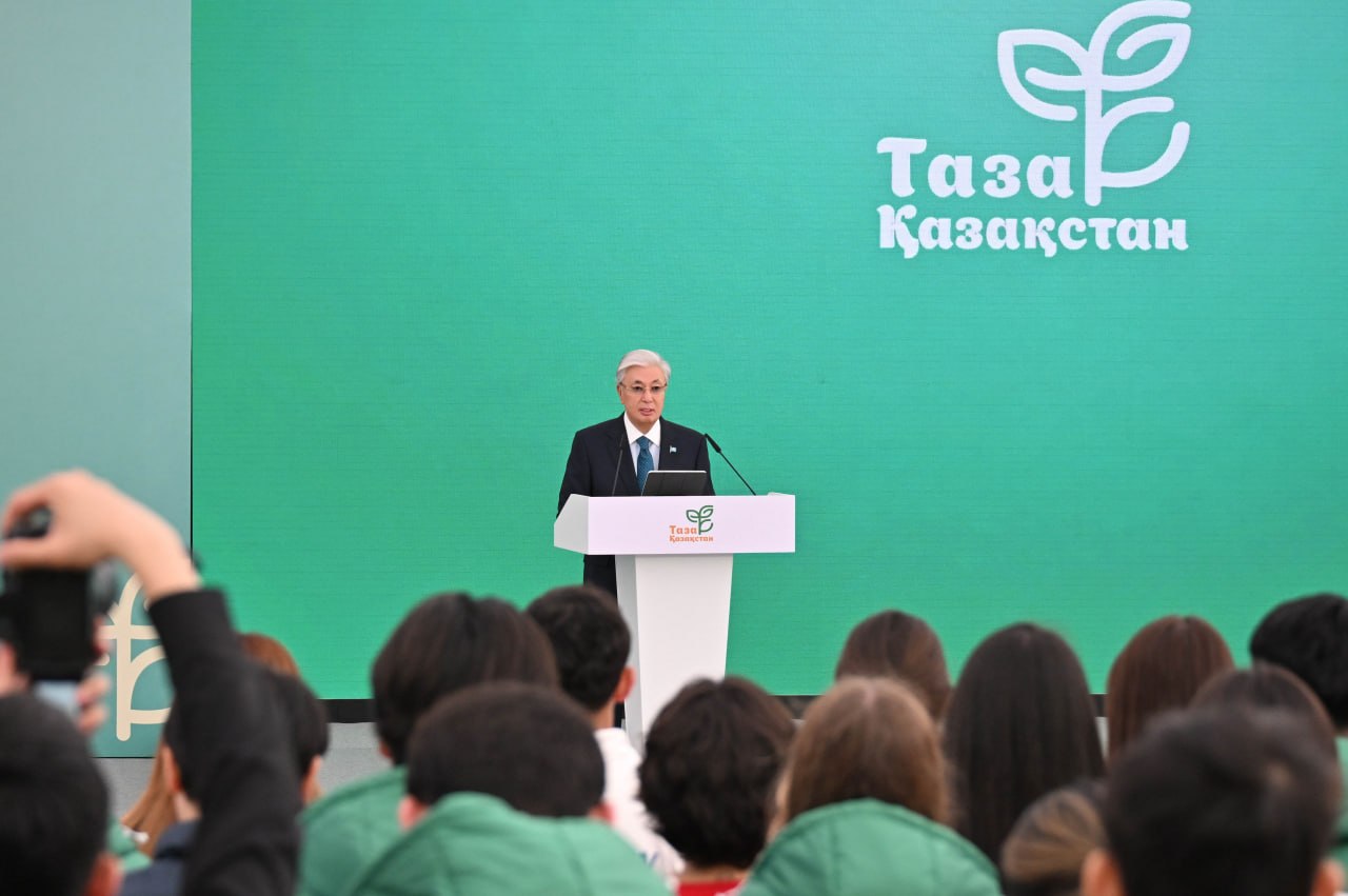 Prezıdent Oqý-aǵartý mınıstrligine «Jasyl sabaqtar» jobasyn qabyldaýdy tapsyrdy