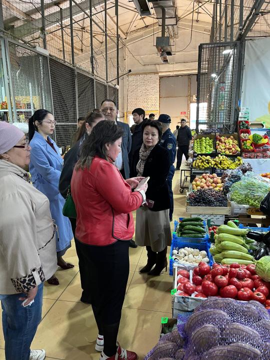 Oral bazarlarynda kartop baǵasy birden 85 teńgege arzandady