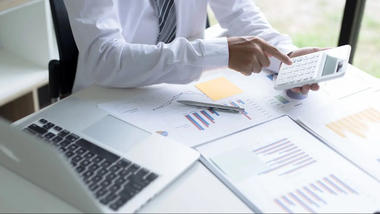 Alıment óndirý isi: Almatyda sot oryndaýshysy 4,2 mln teńgeni zańsyz ıemdengen