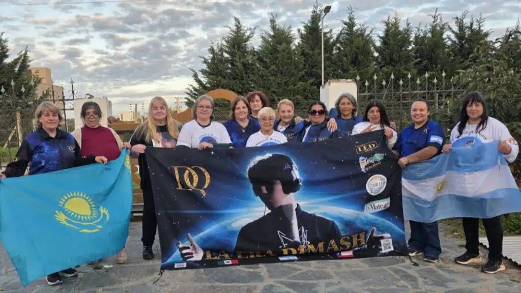 Argentınada mekteptegi mýzyka kabınetine Dımash Qudaıbergenniń esimi berildi