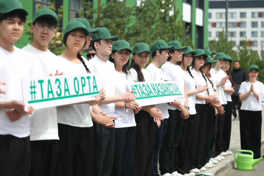 100 myńnan astam mektep túlegi elimizdi kógaldandyrýǵa atsalysty