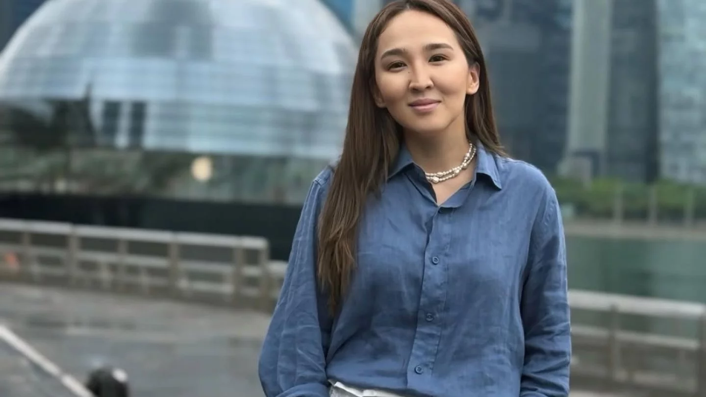 «Abaı tósegin jınamaǵan». Aqyn týraly pikir aıtqan bloger synǵa ushyrady