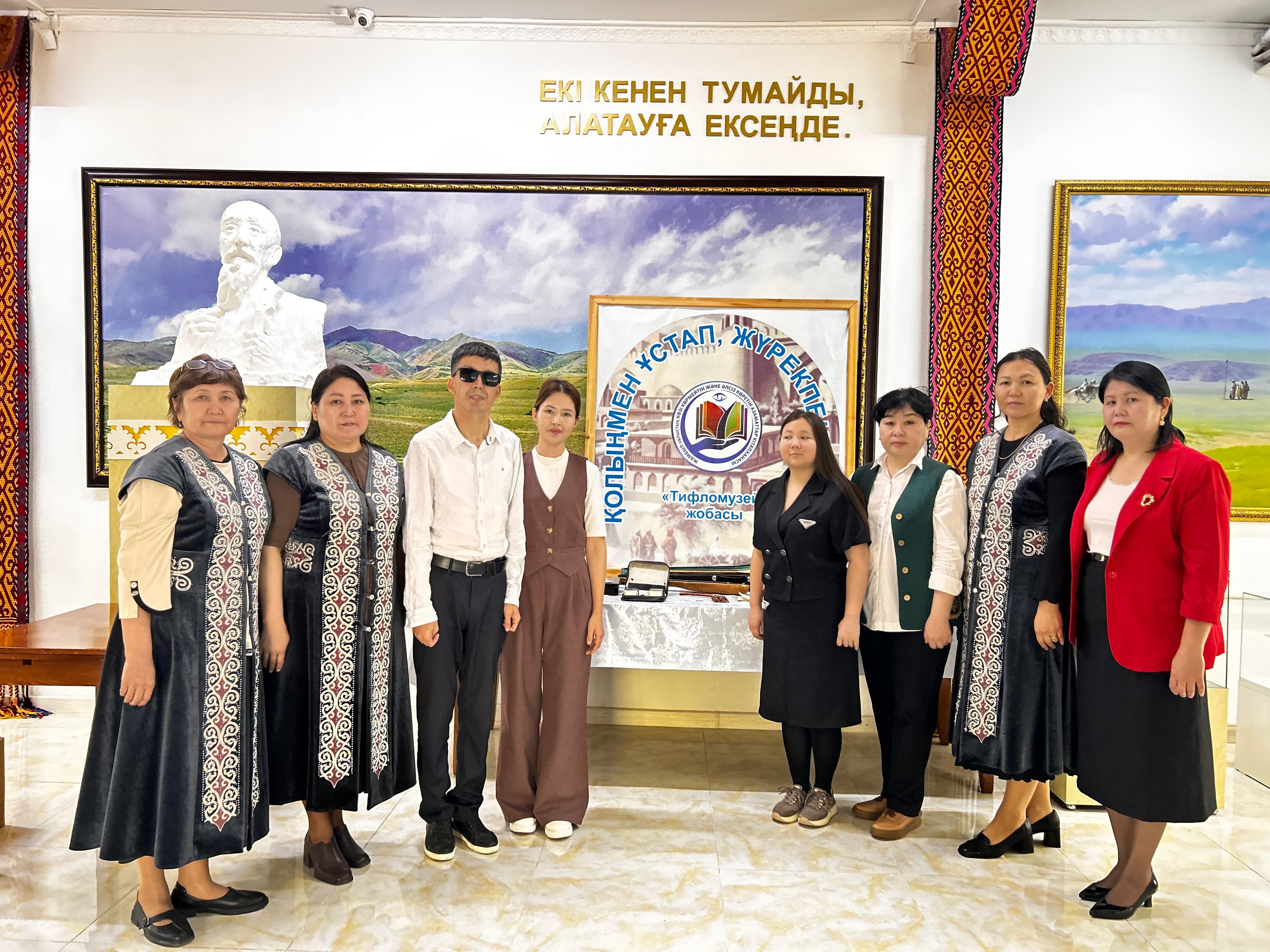 Qolyńmen ustap, júrekpen sezin: Kenen ata murasy erekshe jandarǵa qoljetimdi boldy