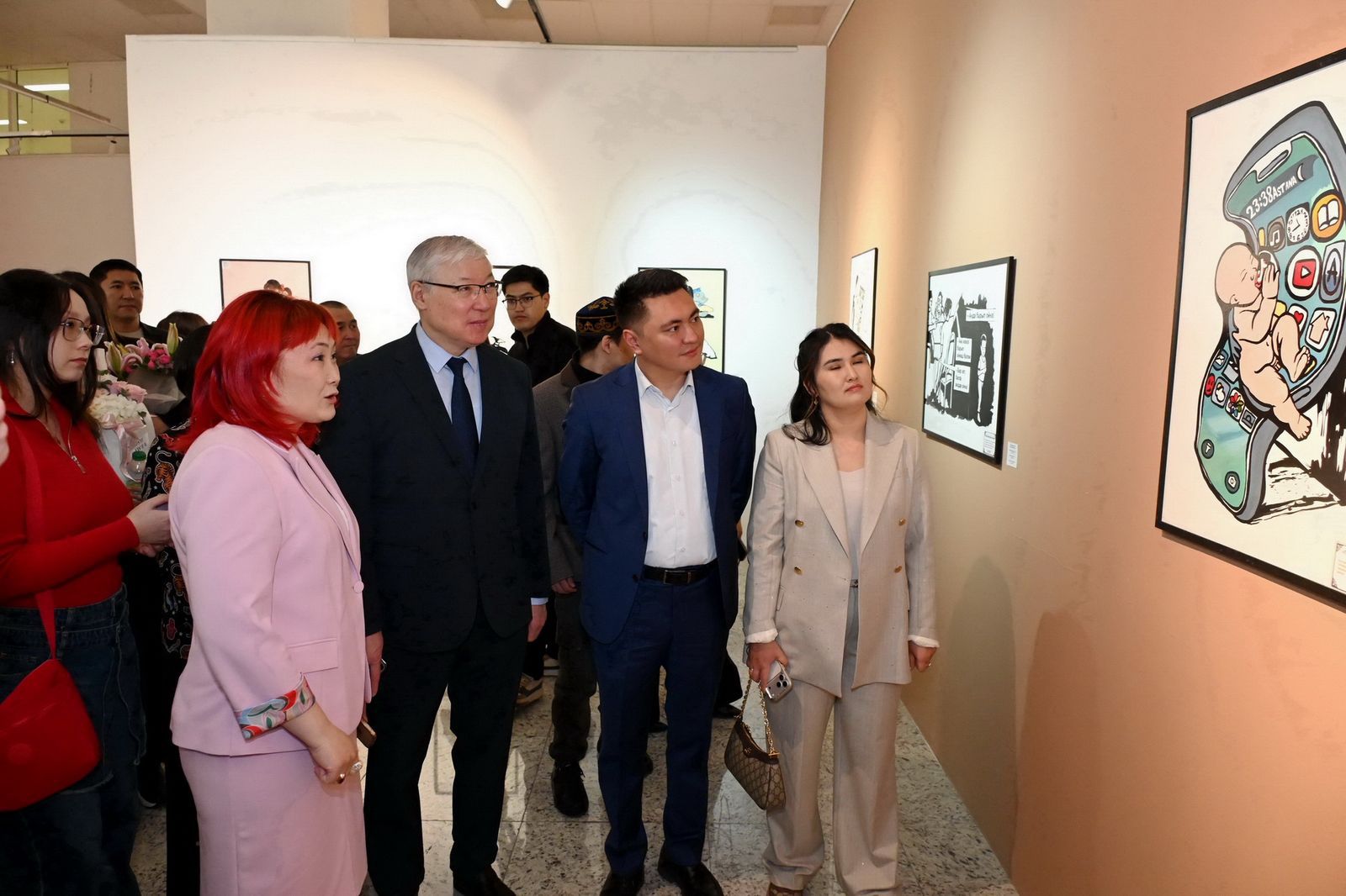 Telefonǵa telmirgen jalǵyzdyq pen joǵalǵan qundylyq: Astanada erekshe kórme ashyldy
