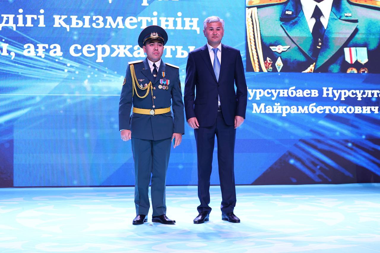 Otan qorǵaýshylar kúni qarsańynda Ulytaýda úzdikter marapattaldy