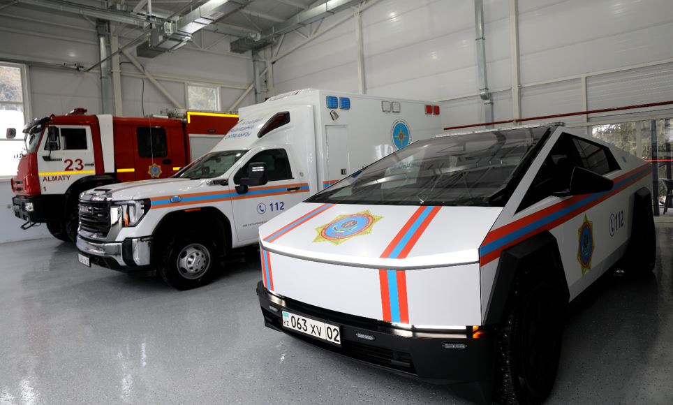 Qazaqstanda Tesla Cybertruck bazasyndaǵy kólikter alǵash ret shtabtyq qyzmetterge qoldanylady