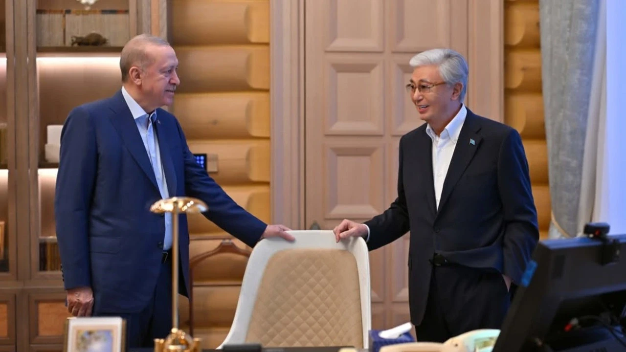 «Qadirli baýyrym»: Toqaev Túrkııa Prezıdentimen kezdesýinen foto jarııalady