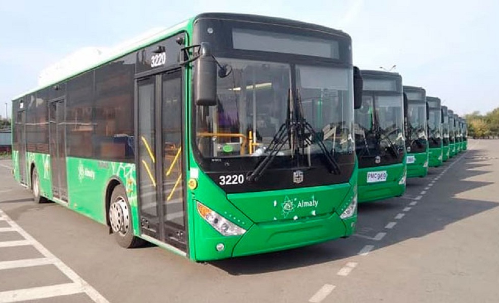 Bıyl Almatyǵa gazben júretin 500 avtobýs pen elektrobýs satyp alynady