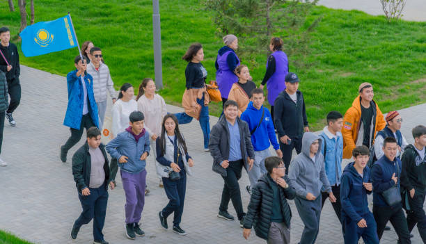 Áleýmettik saýalnama: Jastardyń 90%-dan astamy Memleket basshysyna senim artady