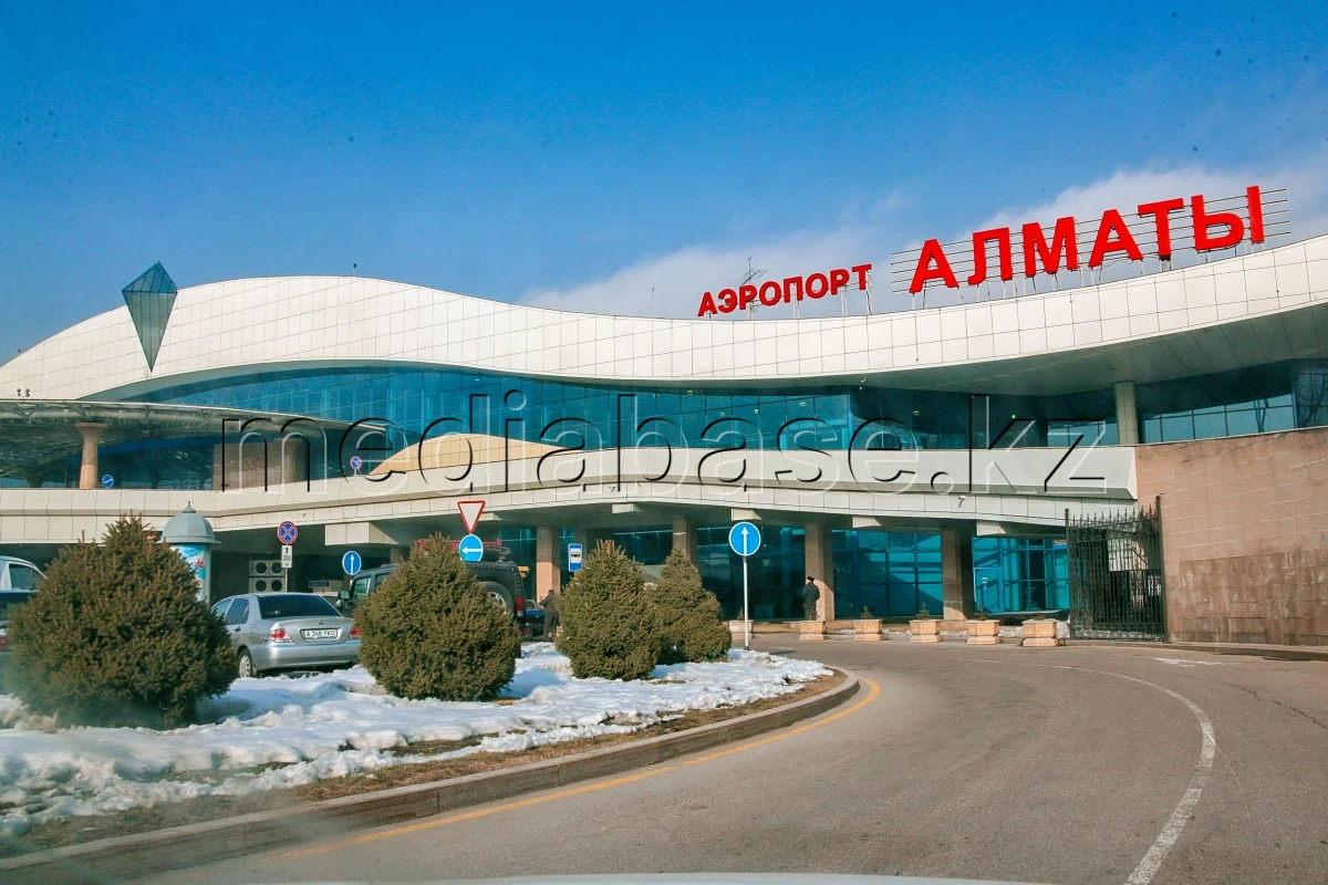 Almaty áýejaıyn sý basty: Mınıstr túsinikteme berdi