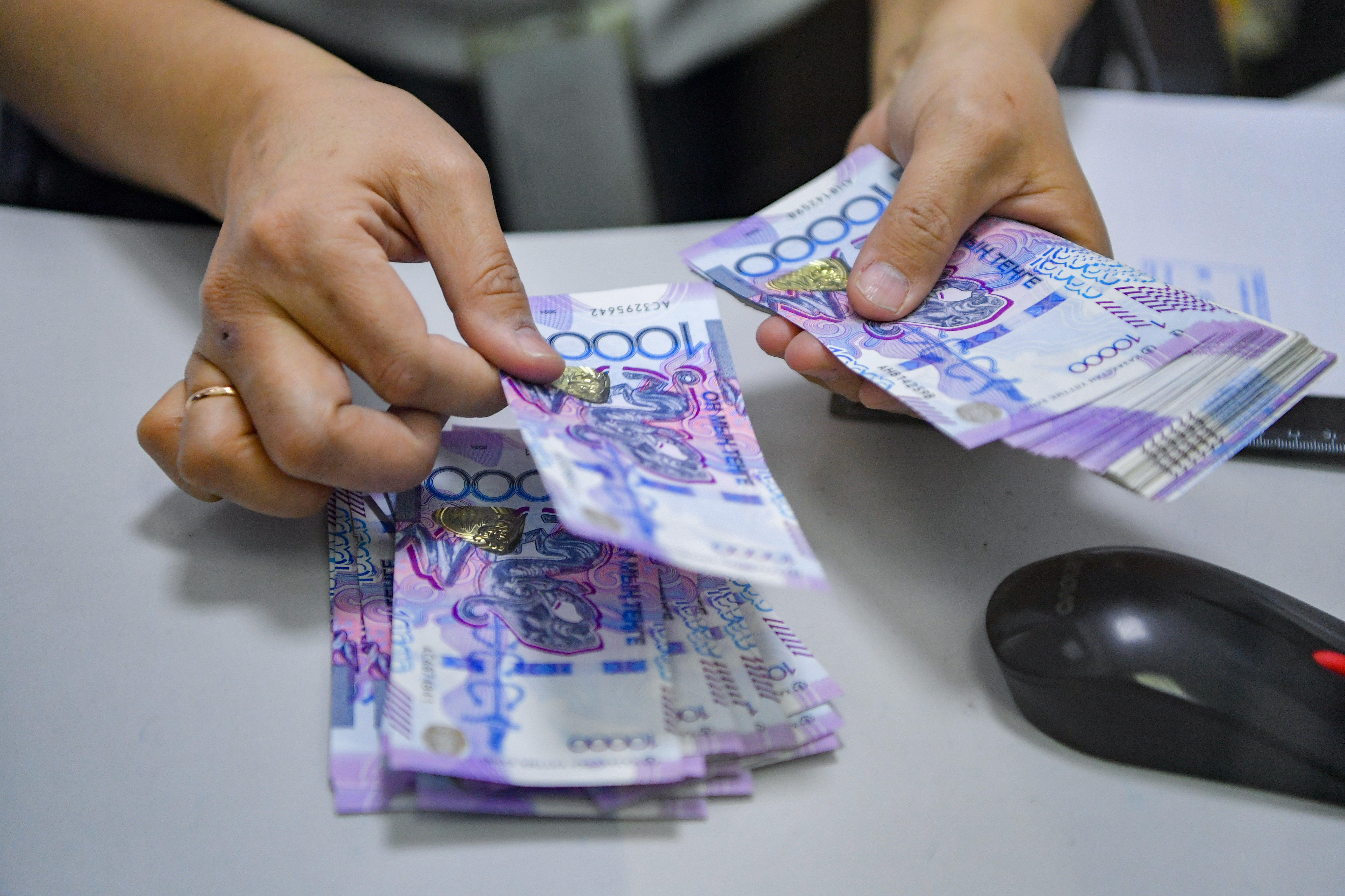 Jambylda 45 qoıynan aıyrylǵan sharýa 2,5 mln teńge óndirip aldy