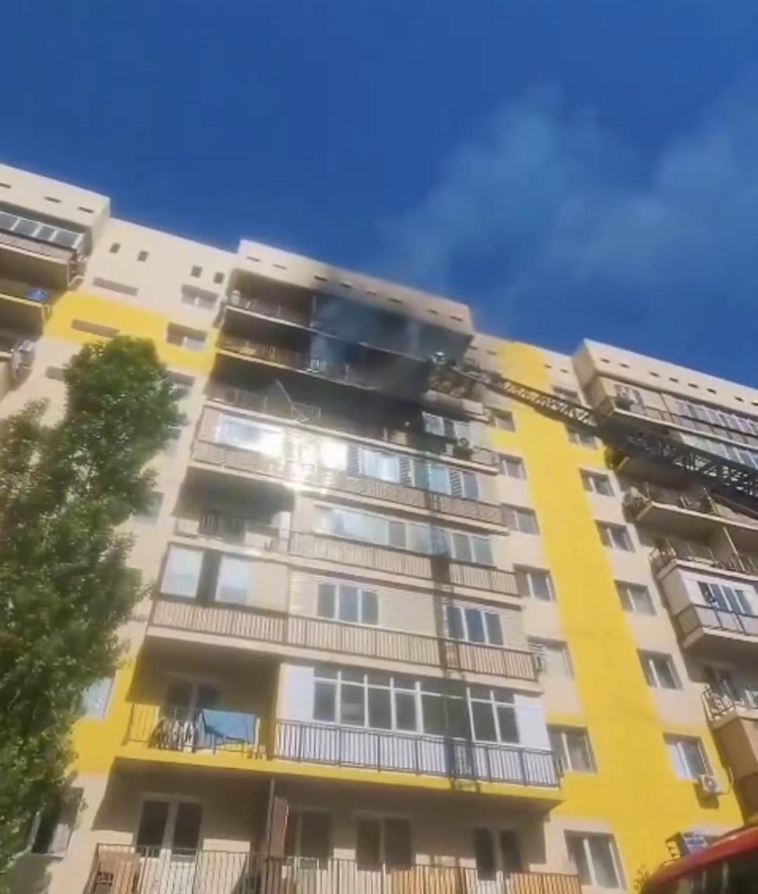 Almaty oblysynda kópqabatty turǵyn úıden órt shyqty