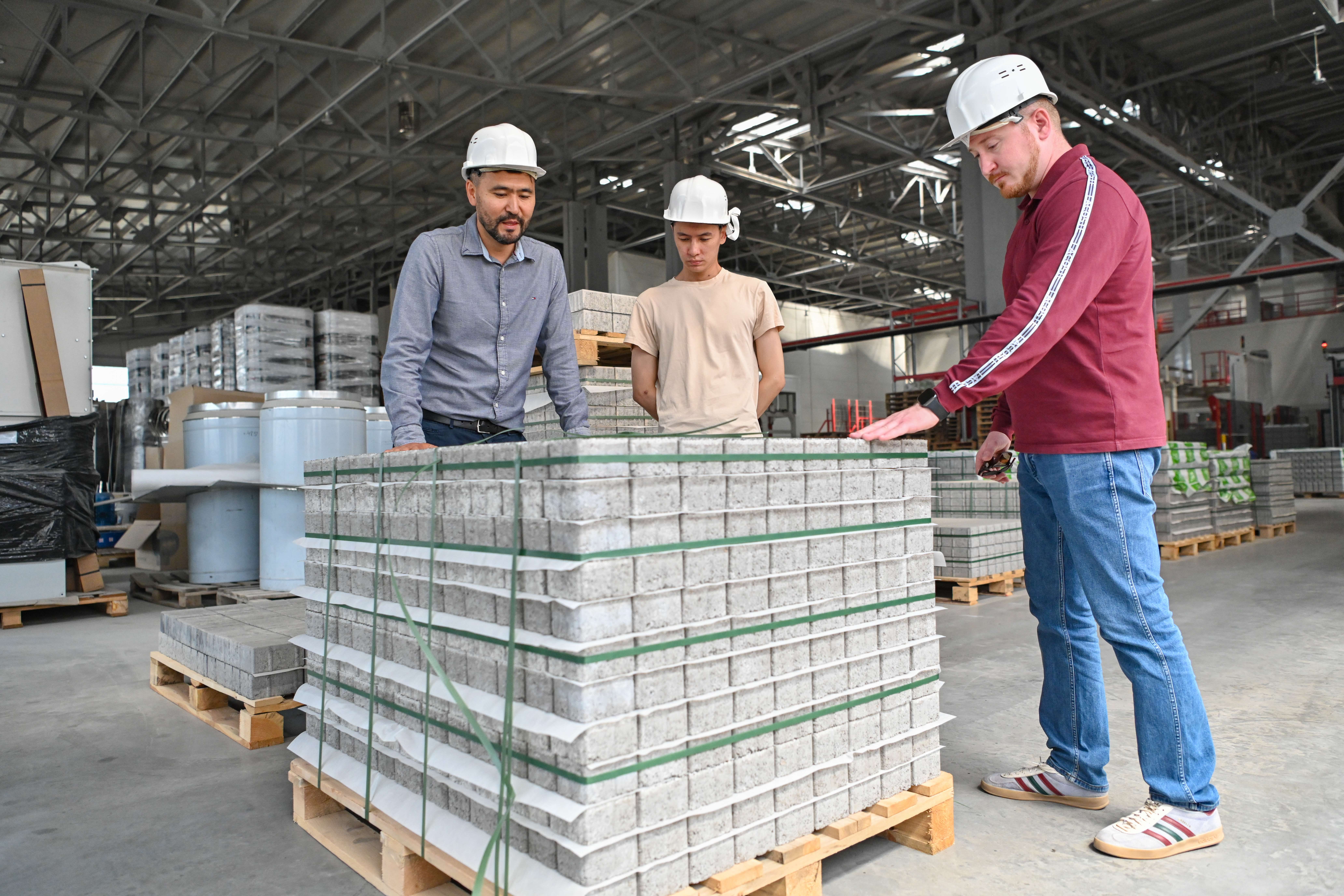 Kásipkerlerge kedergi keltirgen kim?