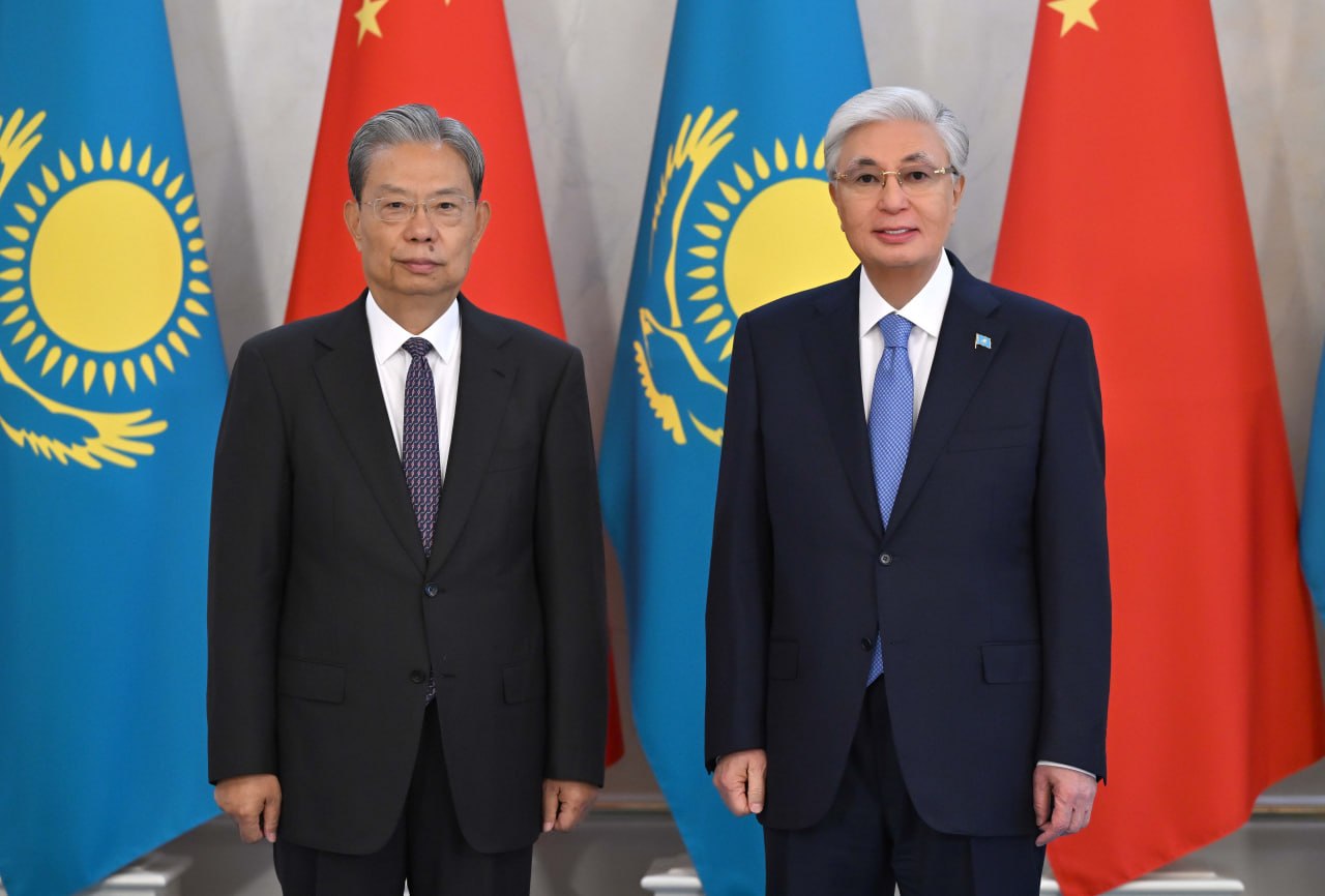 Memleket basshysy Búkilqytaılyq halyq ókilderi jınalysy Turaqty komıtetiniń tóraǵasy Chjao Leszıdi qabyldady