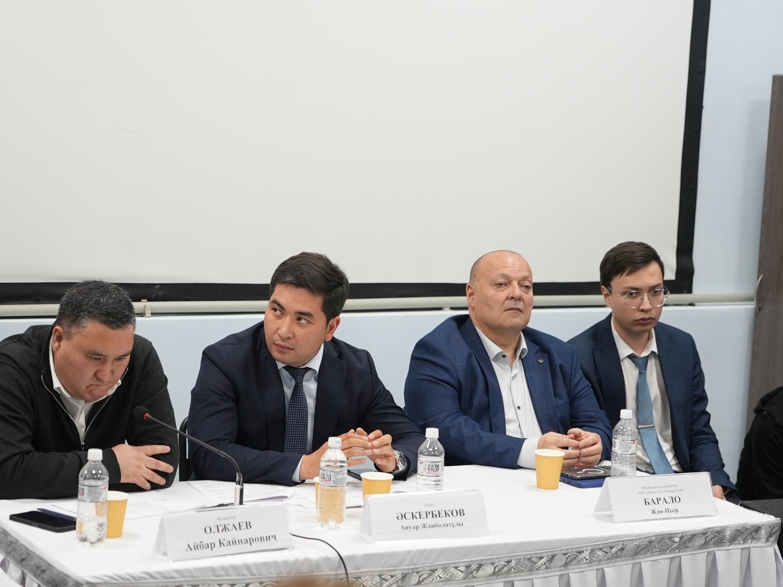 Shymbulaq pen Oi-Qaragai kýrorttaryn baılanystyratyn aspaly joldar salynady