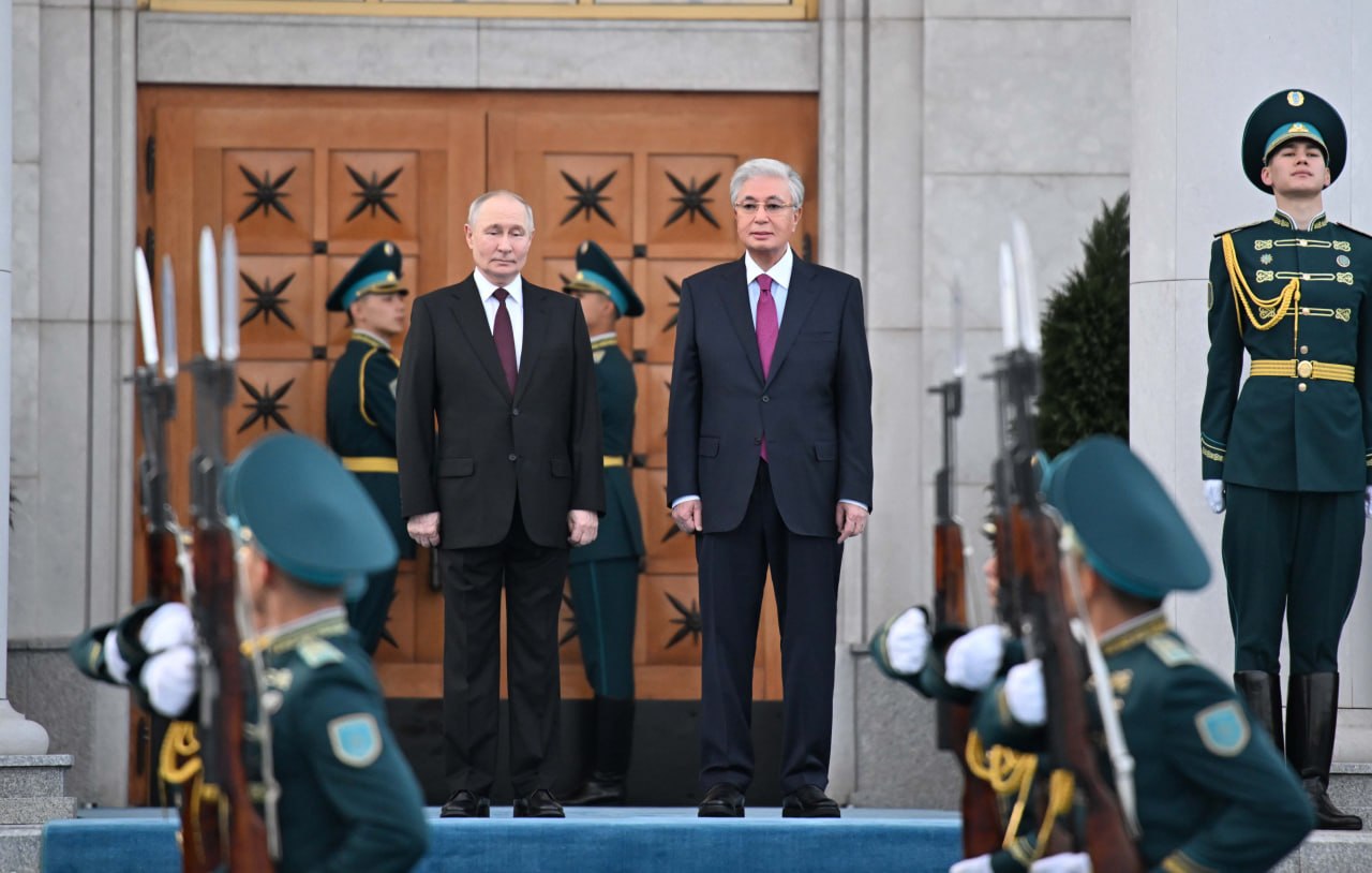 Prezıdent Qasym-Jomart Toqaev mártebeli meımandy elorda áýejaıynda qarsy aldy