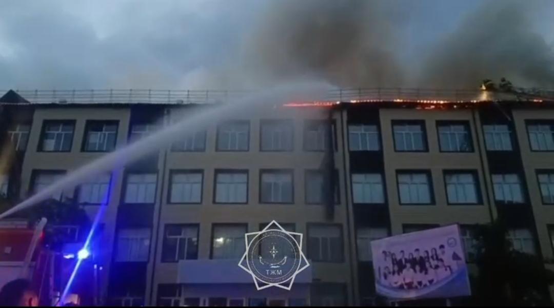 Arqalyqta mekteptiń shatyry órtendi