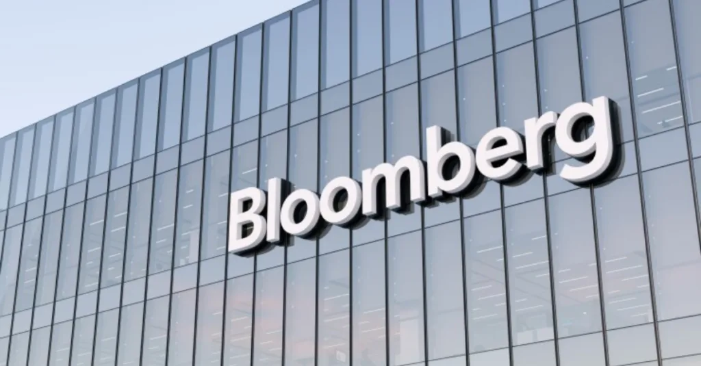 Bloomberg: Qazaqstan syn-qaterlerdi múmkindikterge aınaldyrýdy úırendi