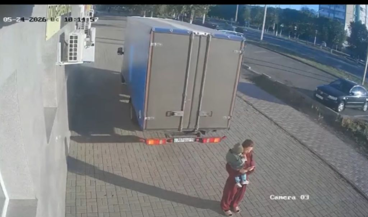 Ekibastuzda júk kóligi balaly áıeldi qaǵyp ketti