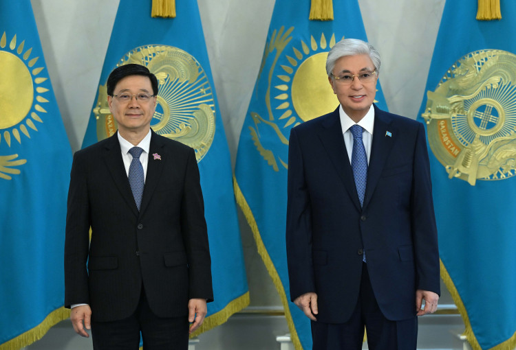 Prezıdent Gonkong Ákimshiliginiń Basshysy  Djon Lımen kezdesti