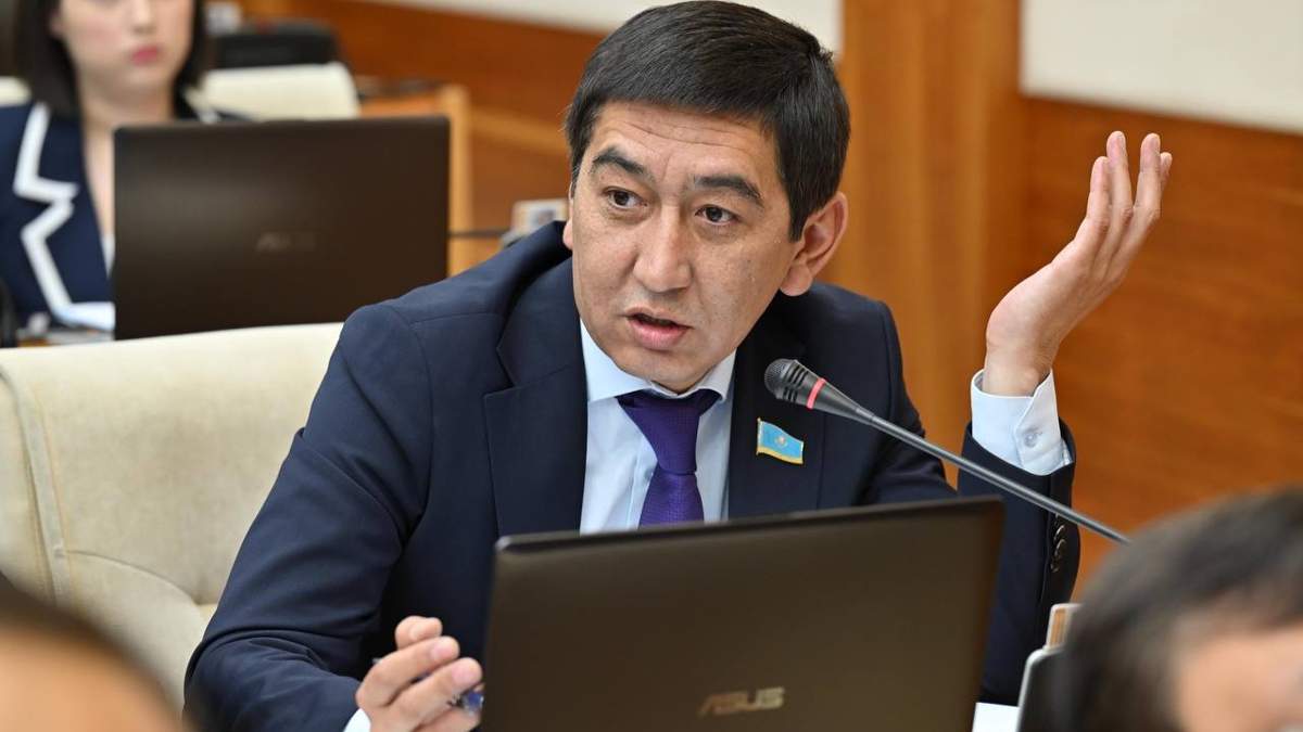 Rınat Zaıyt: Ustaz ulyqtalmaı, ulttyń ósýi qıyn