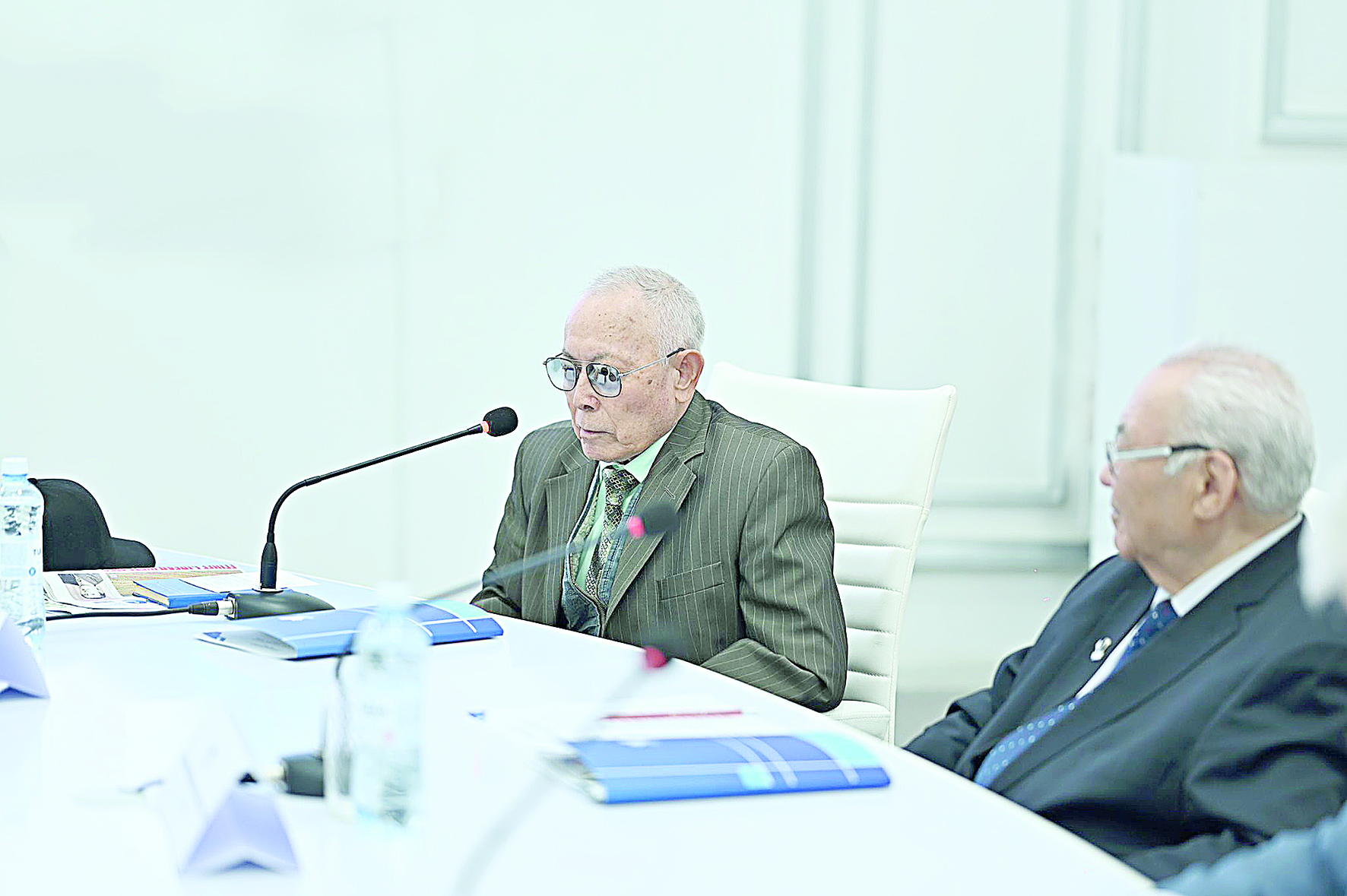 Azamat esimi ardaqtaldy