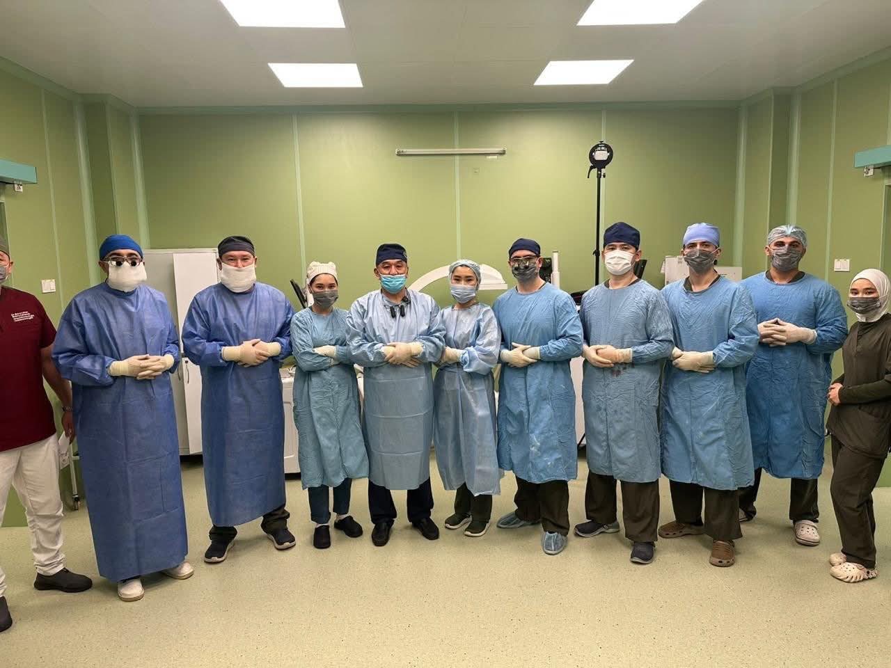 Anasy qyzyna búıregin berdi: Almatyda 800-shi transplantasııa sátti jasaldy
