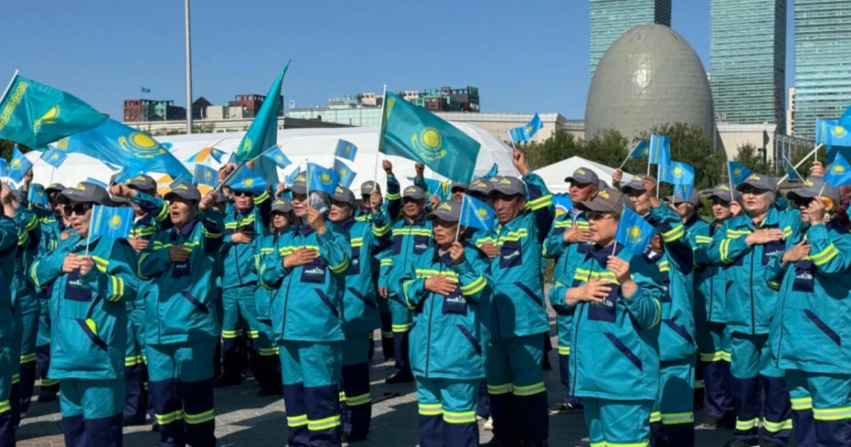 Astanada 100-ge jýyq kommýnaldyq qyzmetker Ánurandy shyrqady