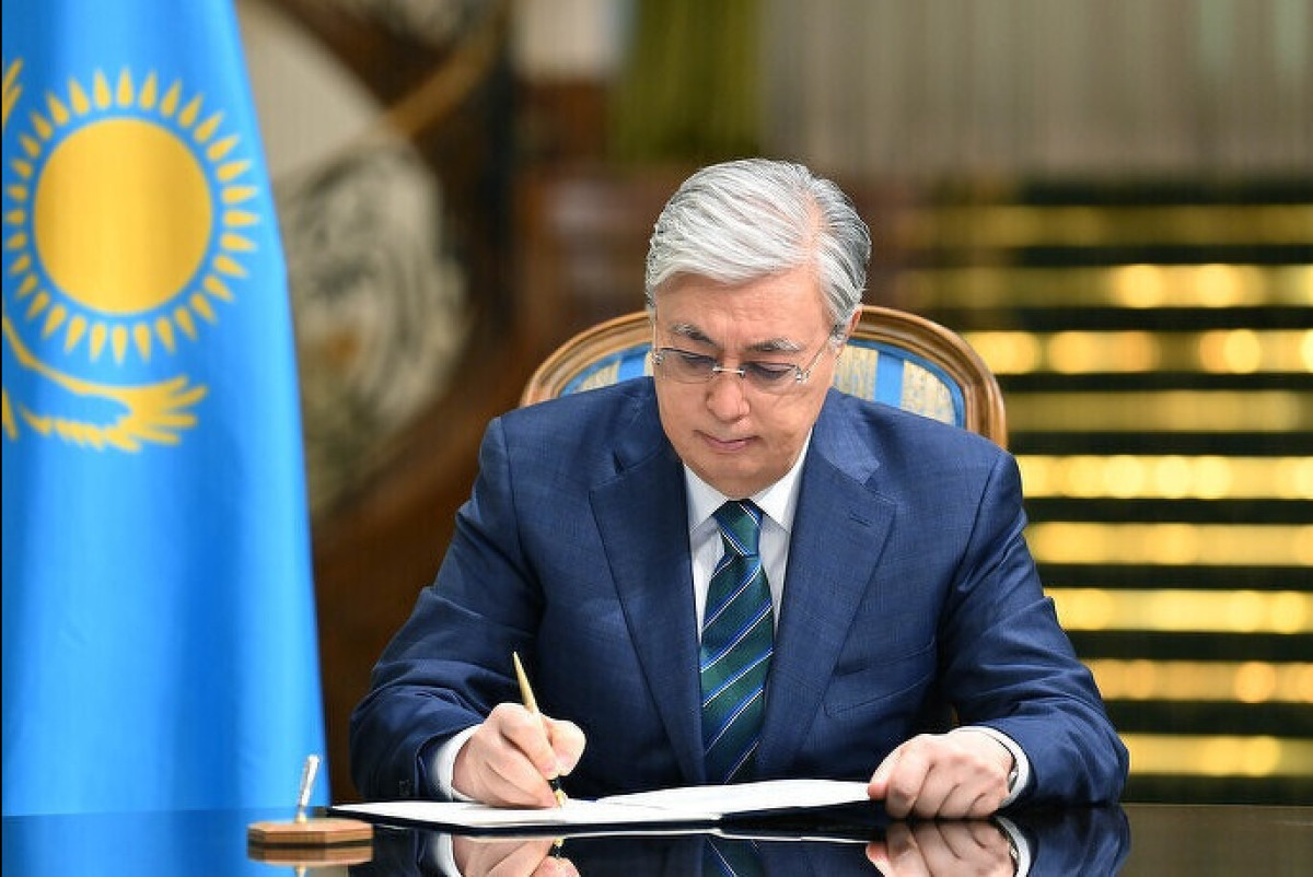 Prezıdent, Quryltaı jáne Halyq Keńesi: Toqaev jańa zańdarǵa qol qoıdy