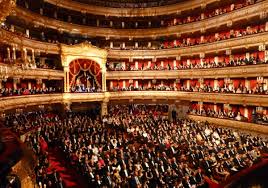 Sahnaǵa suranys artty: teatrlarǵa aǵylǵan kórermen sany 600 myńnan asty
