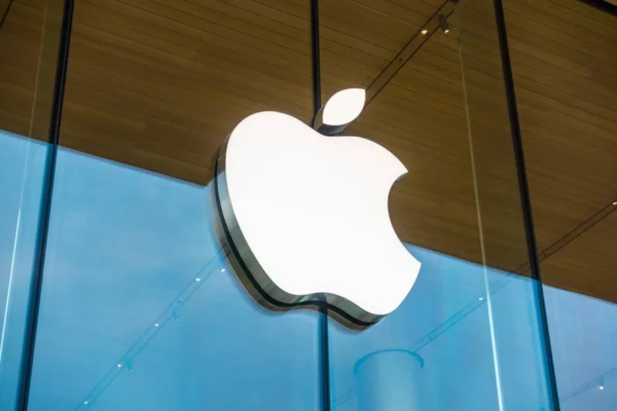 Apple jasandy ıntellekt qyzmetin Eýroodaq aýmaǵynda iske qospaıtyn boldy