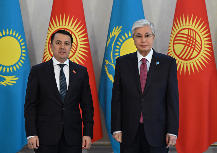 Memleket basshysy Qyrǵyzstannyń Jogorký Keneshiniń Tóraǵasyn qabyldady
