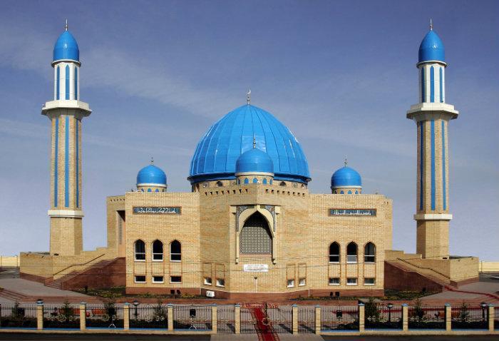 Qyzyljar meshitindegi urlyq: Imam ury qyzdy túrmeden qutqaryp qaldy